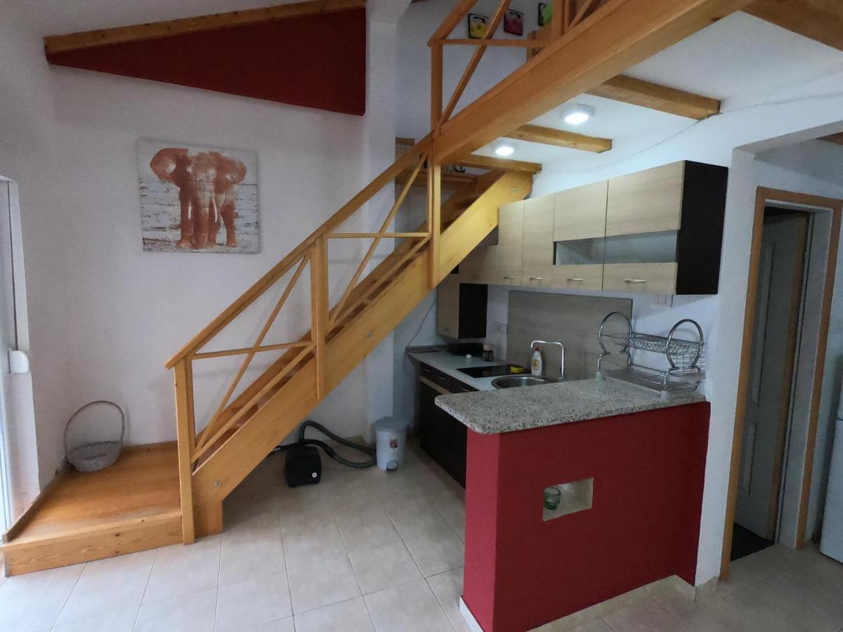 Villa Lyra Τρέμπινιε Εξωτερικό φωτογραφία
