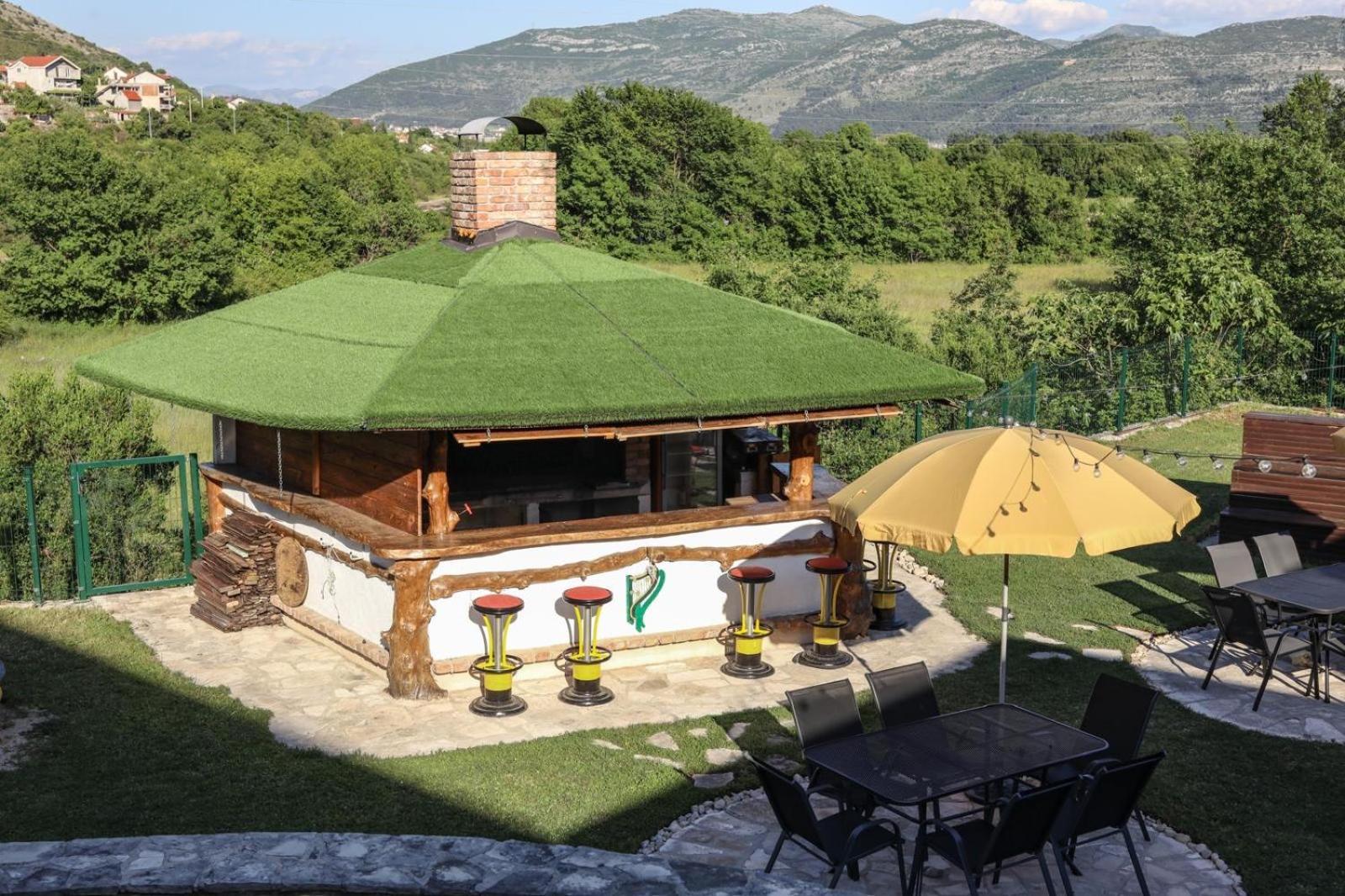 Villa Lyra Τρέμπινιε Εξωτερικό φωτογραφία