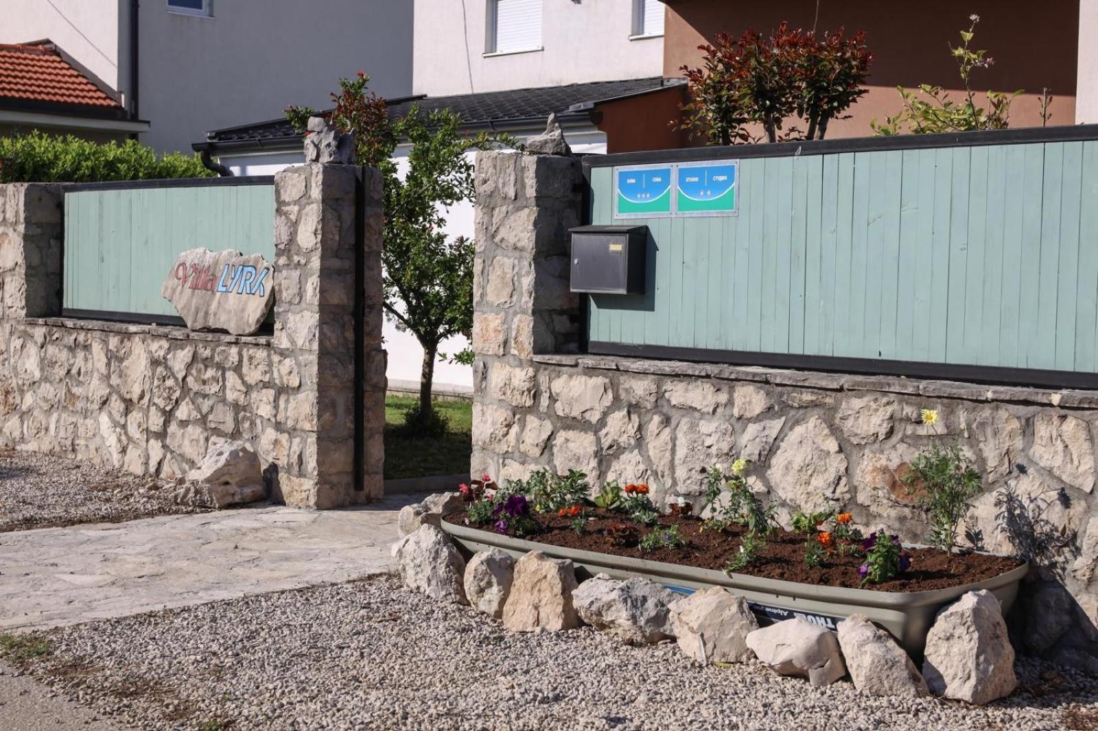 Villa Lyra Τρέμπινιε Εξωτερικό φωτογραφία